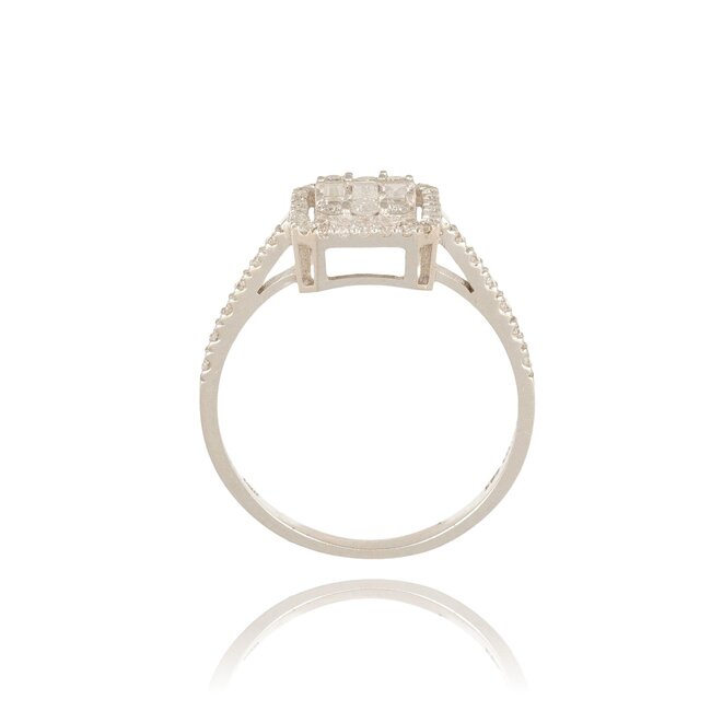 Luxe witgouden ring met 0.51 ct baguette en briljant diamanten