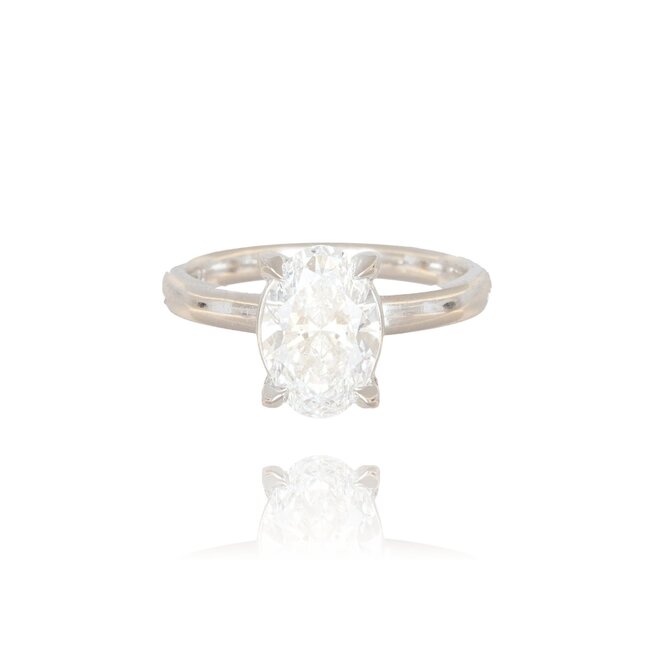 Luxe ovale ring met 2.03 ct lab diamant in D/VS1 kwaliteit