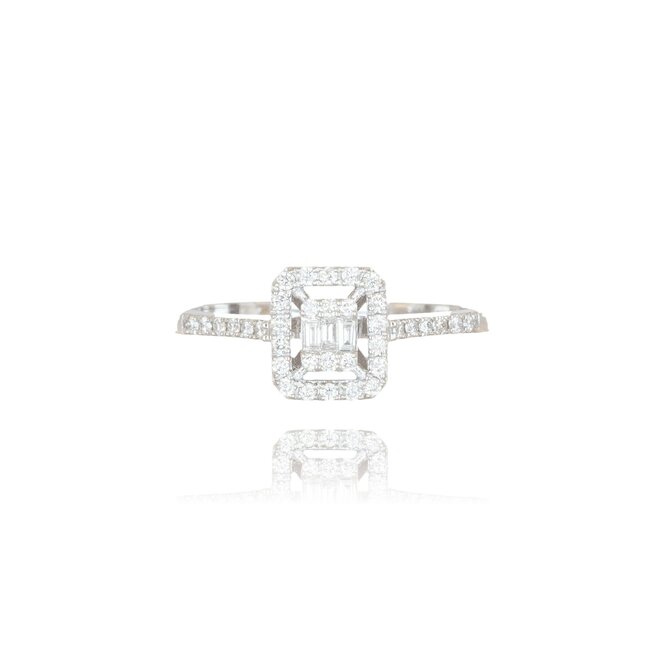 Luxe witgouden ring met 0.28 ct baguette en briljant diamanten
