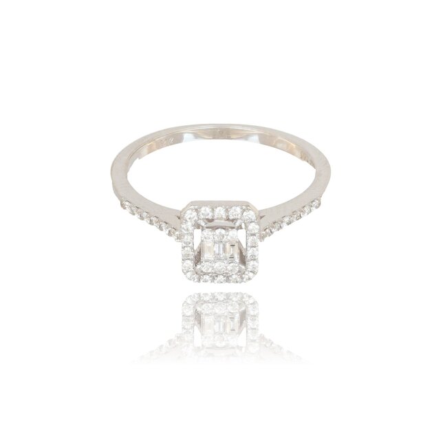 Luxe witgouden ring met 0.28 ct baguette en briljant diamanten