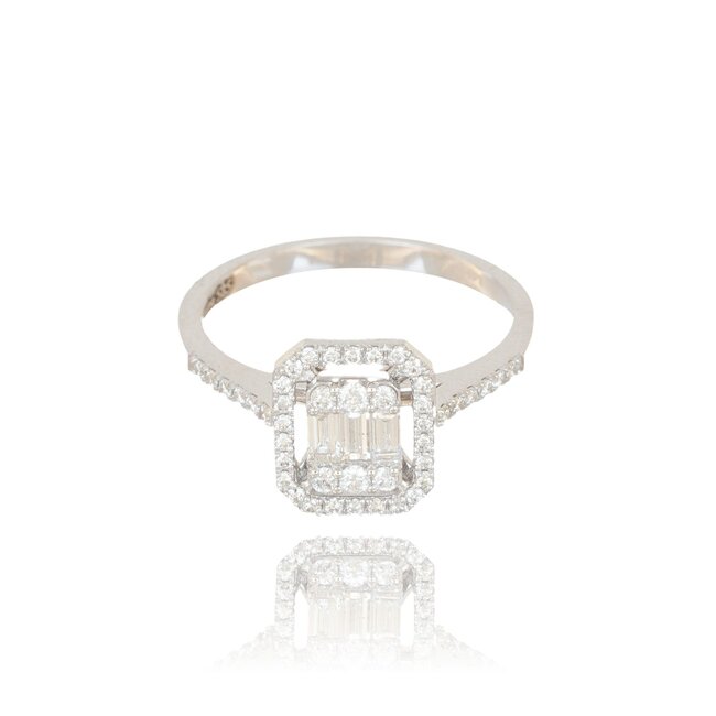 Elegante witgouden ring met 0.43 ct baguette en briljant diamanten