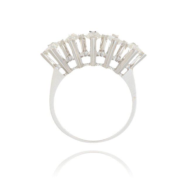 Elegante witgouden ring met vijf briljantgeslepen diamanten van 0.88 ct