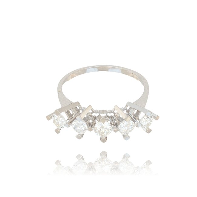 Elegante witgouden ring met vijf briljantgeslepen diamanten van 0.88 ct