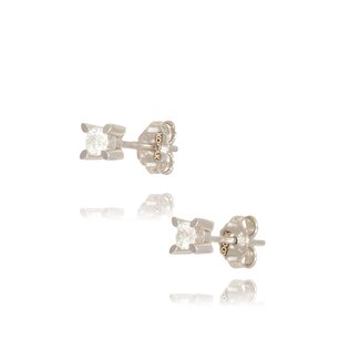 Witgouden diamanten oorstekers