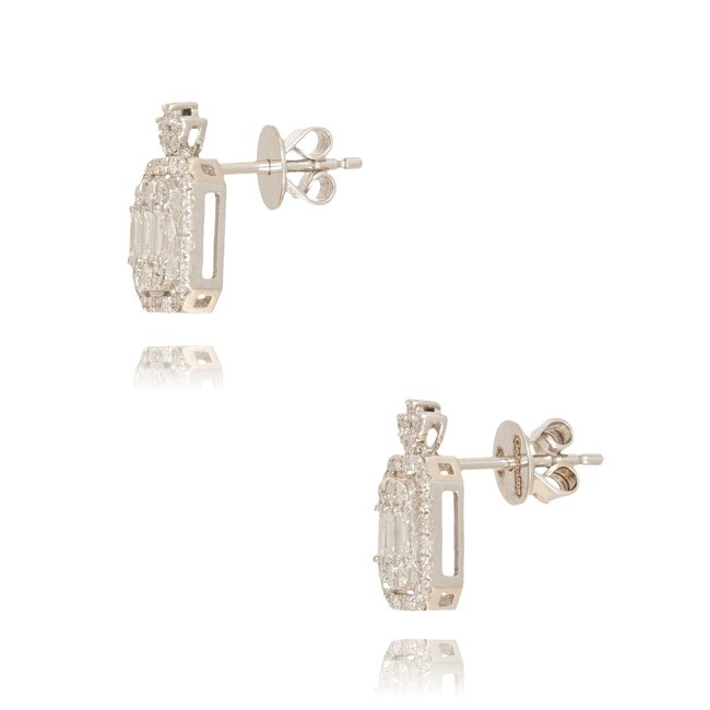 Exclusieve witgouden oorstekers met baguette diamanten en kroonzetting