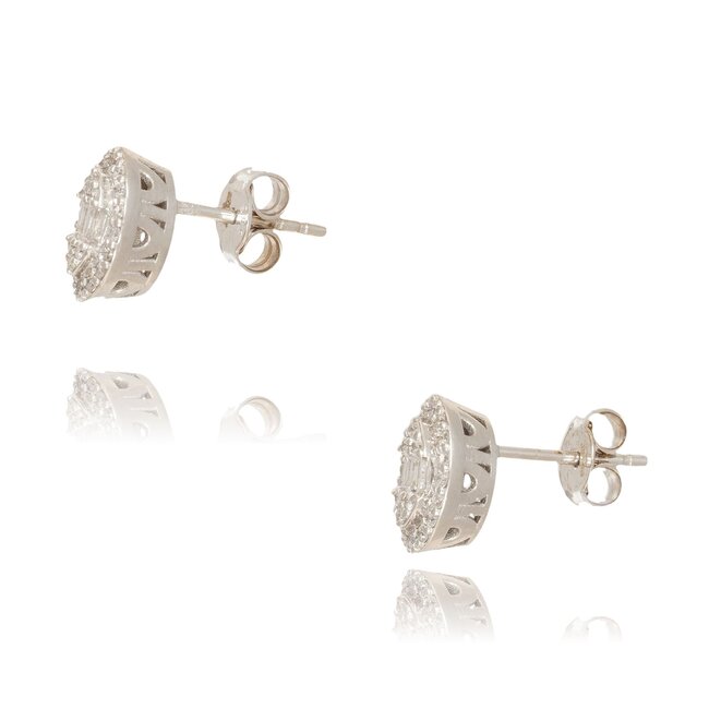 Elegante witgouden druppel oorstekers met baguette diamanten