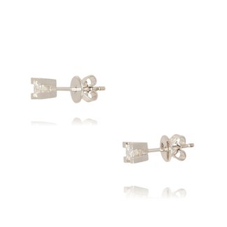 Witgouden solitaire diamanten oorstekers