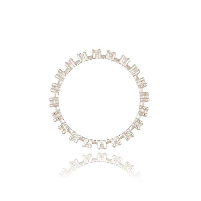 Luxe witgouden eternity ring met natuurlijke diamanten rondom de band