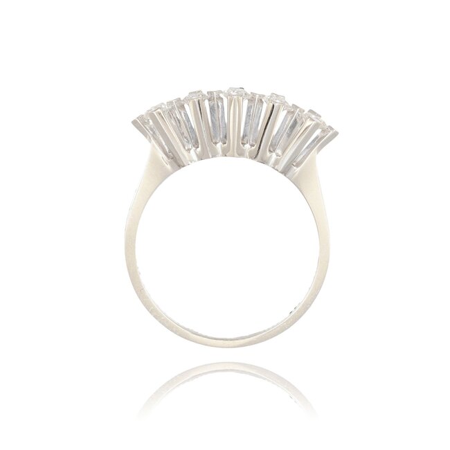 Elegante witgouden damesring met 0.40 ct natuurlijke diamanten in stijlvolle rijzetting