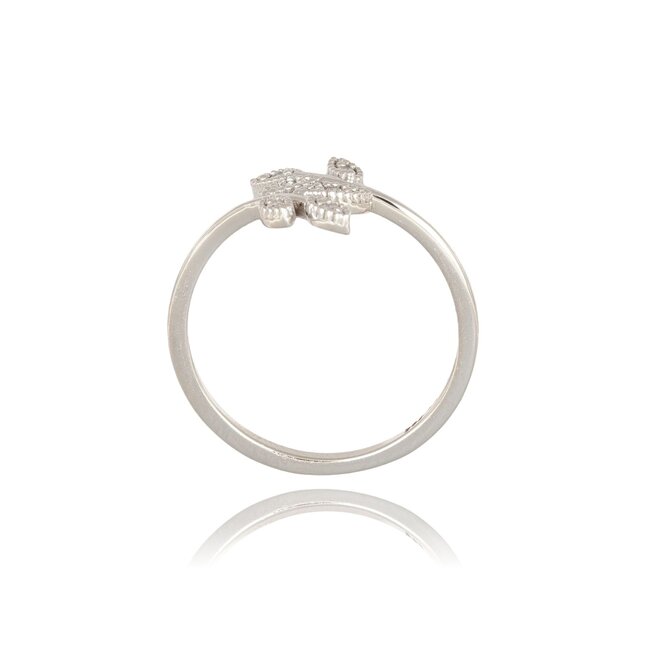 Witgouden ring met bladmotief en diamanten