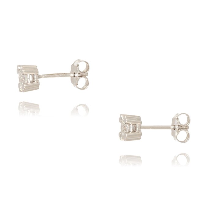 Elegante witgouden klassieke oorstekers met solitaire diamant
