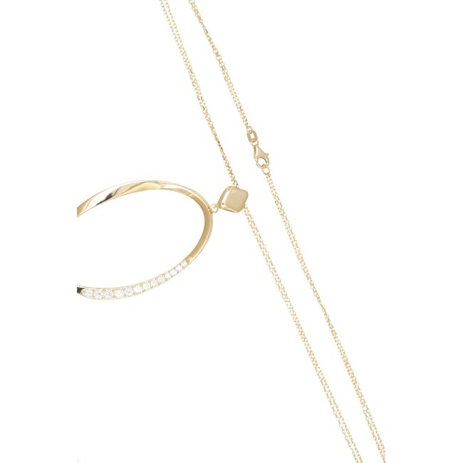 Elegant gouden collier met grote ovale hanger en fonkelende zirkonia stenen