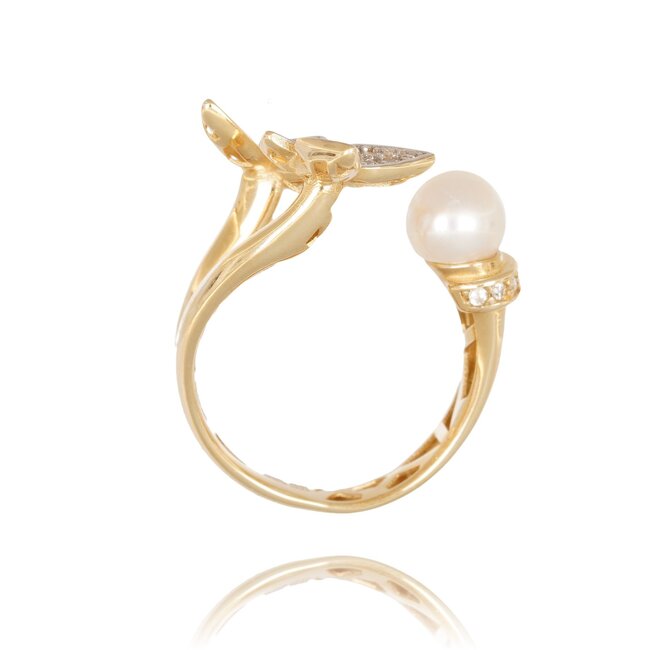 Gouden vlinder ring met parel en zirkonia