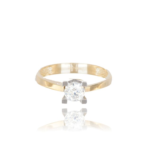 Gouden ring met Swarovski in V-zetting