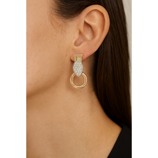 Gouden oorbellen met diamanten stenen