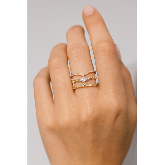 14k gouden ring met kroonvorm en zirkonia