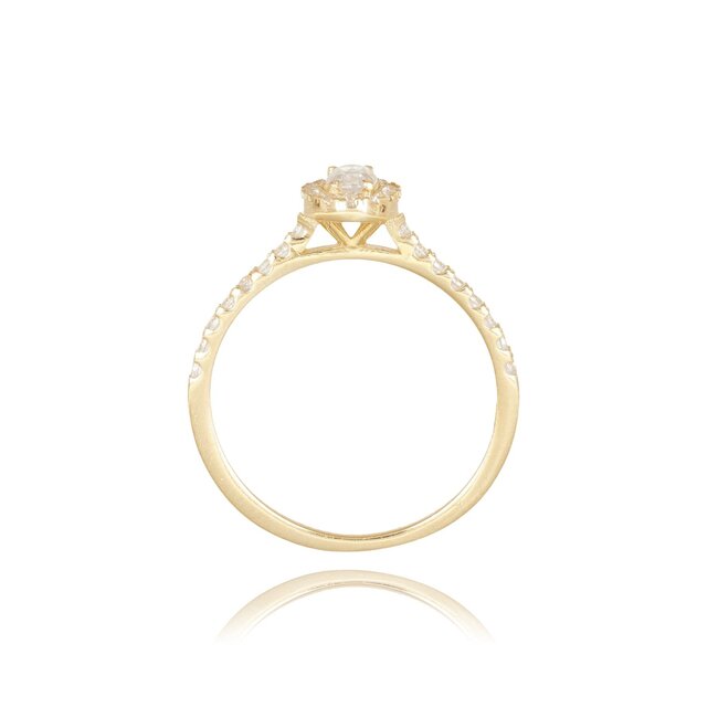 Mooie 14 karaat gouden ring met een ovale zirkonia