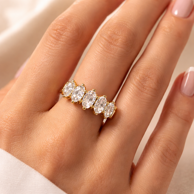 Diamanten ring met marquise stenen