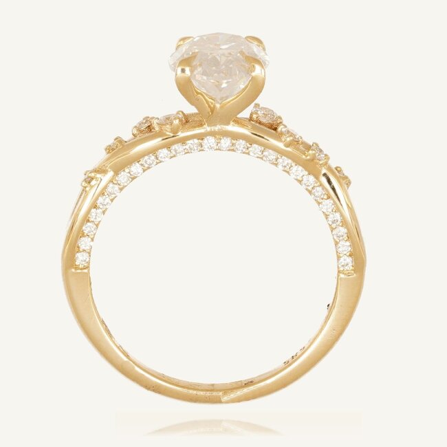 Elegante gouden ring met ovale lab diamant 2.03