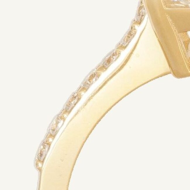 Elegante gouden ring met lab diamant 1.02 karaat en 0.21 ct zijstenen