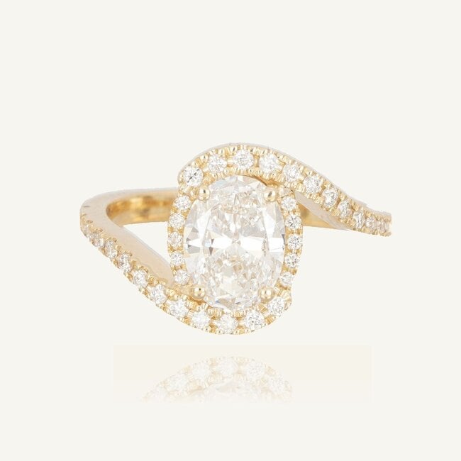 Luxe diamanten ring 1.51 karaat ovaal met 0.28 karaat halo en pavé diamanten