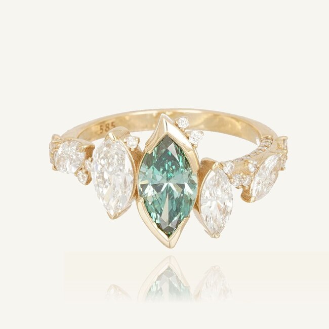 Luxe diamanten ring met 1.01 ct groene marquise diamant