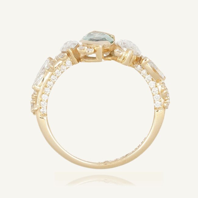 Luxe diamanten ring met 1.01 ct groene marquise diamant