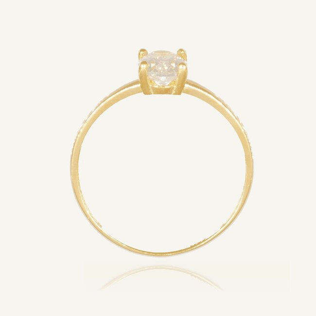 Elegante solitaire ring met ovale steen en verfijnde afwerking