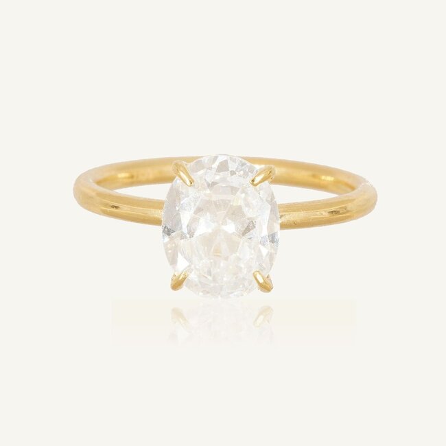 Elegante solitaire ring met grote ovale steen en tijdloos design
