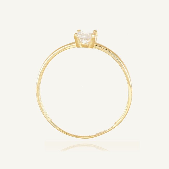 Minimalistische solitaire ring met ovale Zirkonia steen