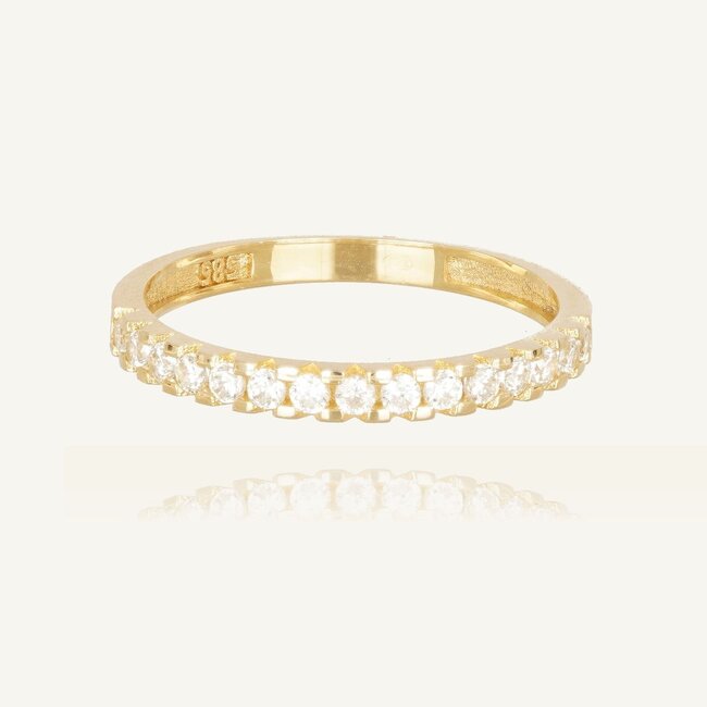 14 karaat gouden rijring met schitterende zirkonia stenen