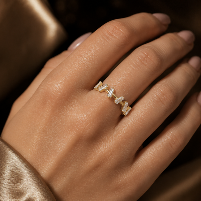 14k gouden ring met baguette geslepen zirkonia’s