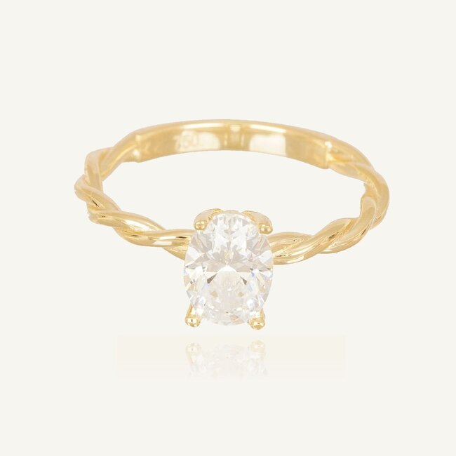 Elegante geelgouden ring met gedraaide band en ovale zirkonia