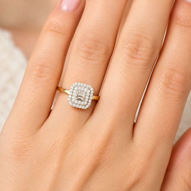 Elegante gouden damesring met baguette zirkonia en dubbele halo