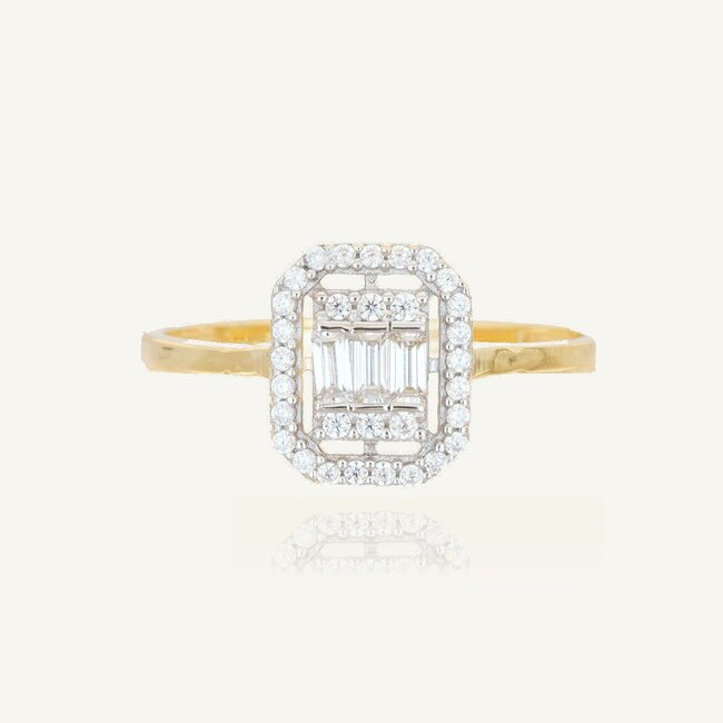 Luxe geelgouden ring met baguette zirkonia en halo design