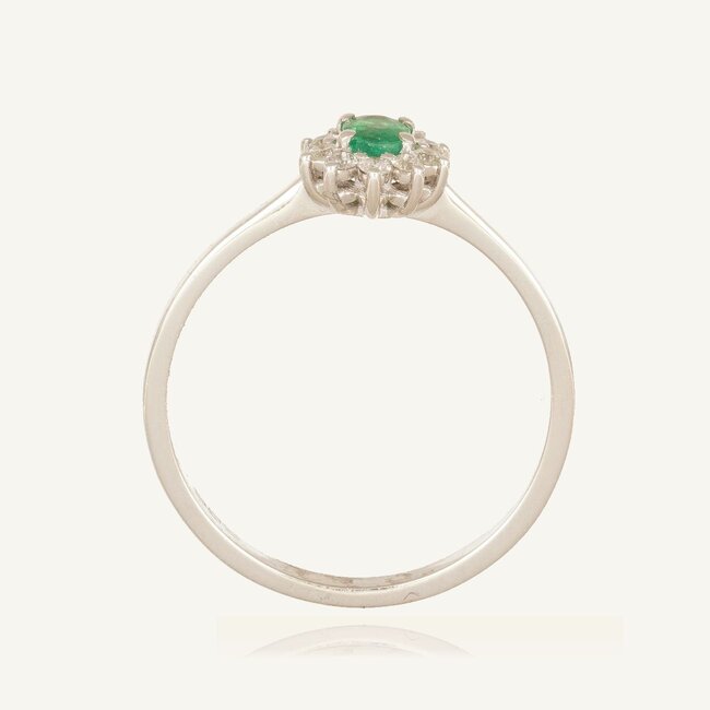 Elegante witgouden ring met 0.20 ct smaragd en 0.15 ct diamanten