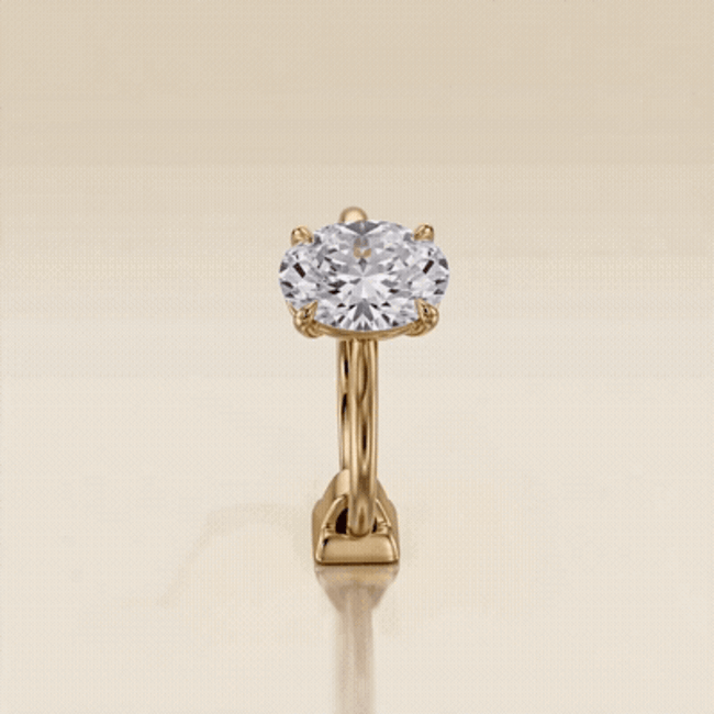 Elegante Geelgouden Solitaire Ring met Ovaal Geslepen Zirkonia