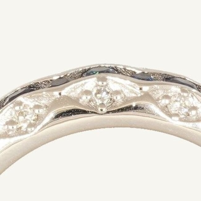 Elegante 14 Karaat Witgouden Ring met Blauwe Saffieren en 0.20 Karaat Diamanten