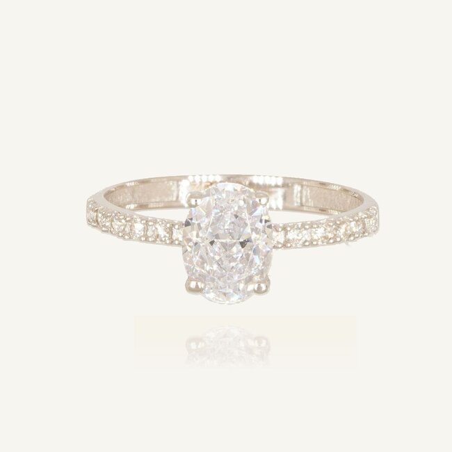 Elegante 18 Karaat Witgouden Solitaire Ring met Ovale Zirkonia en Pavé Band