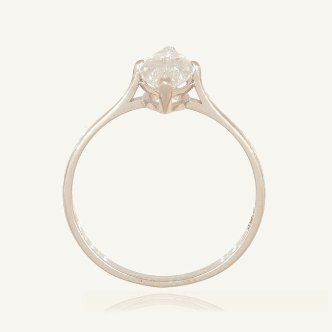 Elegante 18 Karaat Witgouden Solitaire Ring met Marquise Geslepen Zirkonia