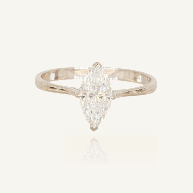 Elegante 18 Karaat Witgouden Solitaire Ring met Marquise Geslepen Zirkonia
