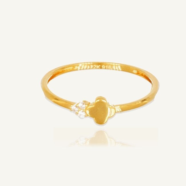 Elegante 22 Karaat Geelgouden Klaverring met Zirkonia