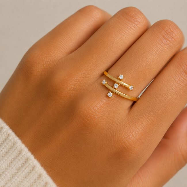 Elegante 22 Karaat Gouden Ring met Open Design en Zirkonia