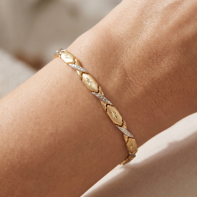 14 Karaat Gouden Armband met Sterdetail