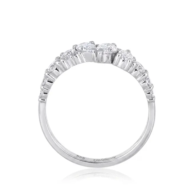 Luxe witgouden diamanten cluster ring met 2.02 karaat pear cut diamanten