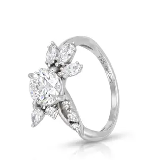 Witgouden ring met briljant 1.5 ct en marquise diamanten
