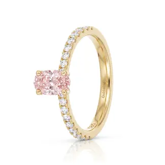 Gouden ring met ovale diamant 0.63 ct en pavé band