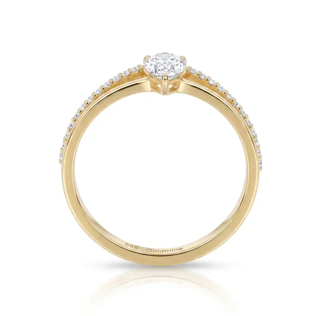 Diamanten ring met peer geslepen diamant