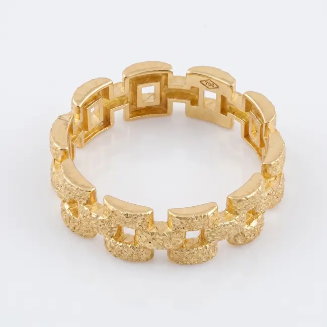 18k gouden brede gehamerde schakelring