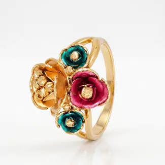 Gouden Bloemenring met Roze en Groene Accenten